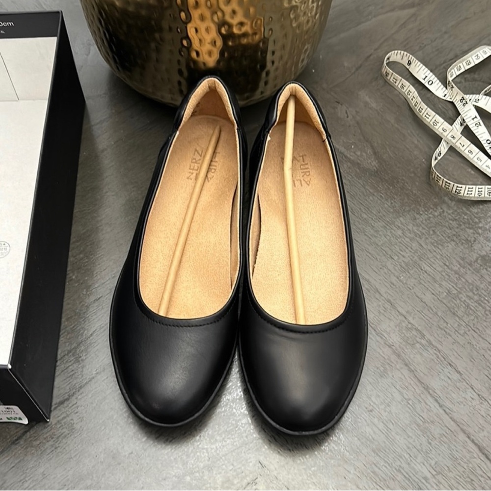 Naturalizer Women's, Flexy Flat Black (Narrow)